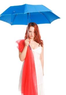 青春时尚雨伞漂亮女孩红纱图片