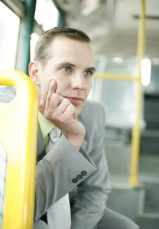 商务车公交车上的商务人物图片